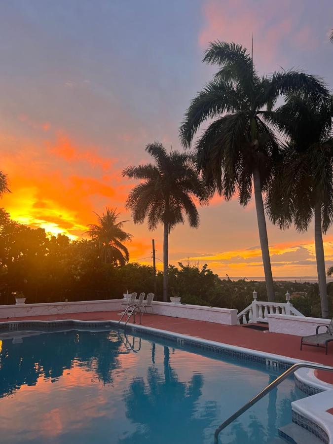 Hotel Peaceful Palms Montego Bay Esterno foto